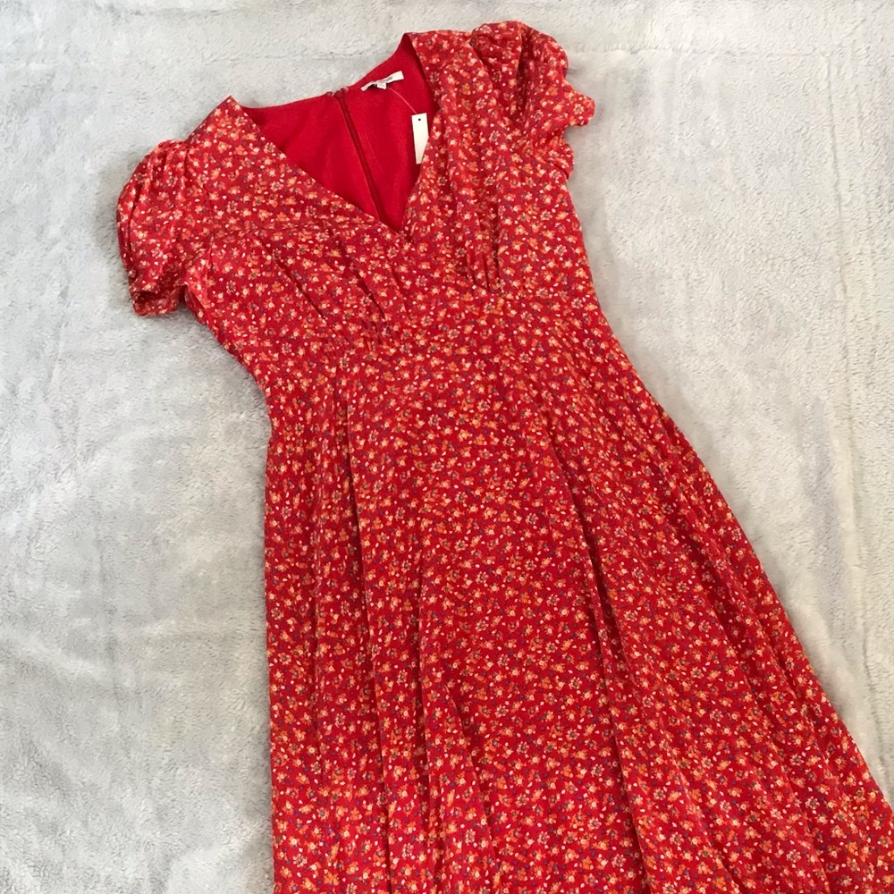 🎊🎊 HP!!!🎊🎊 Beautiful silk dress!